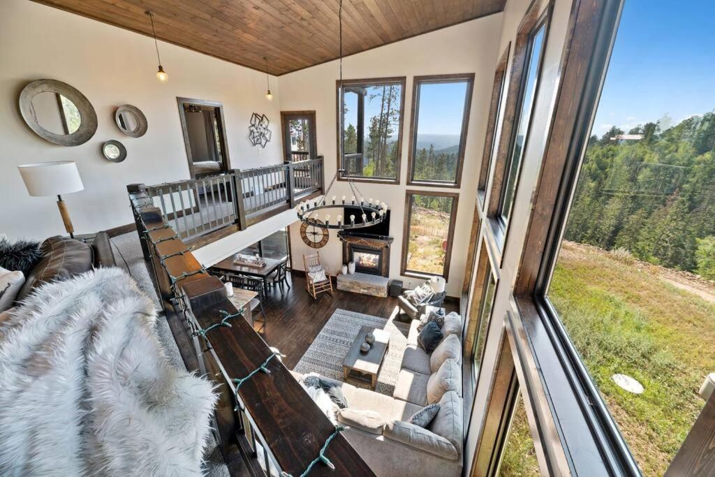 Вилла Altitude Adjustment- Panoramic Views, Sleeps 12 Lead Экстерьер фото